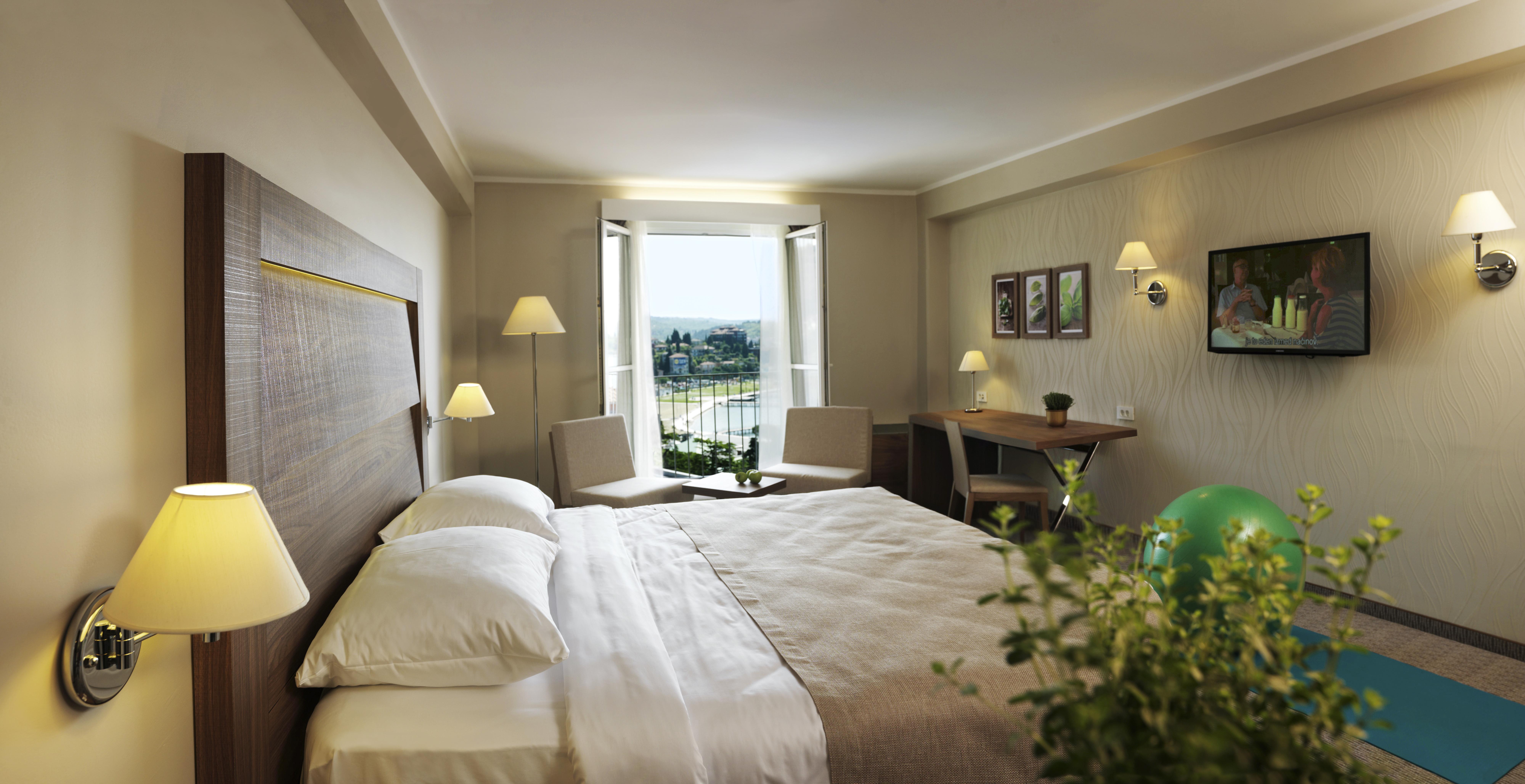 Wellness Hotel Apollo - Terme & Wellness Lifeclass Portorož Dış mekan fotoğraf
