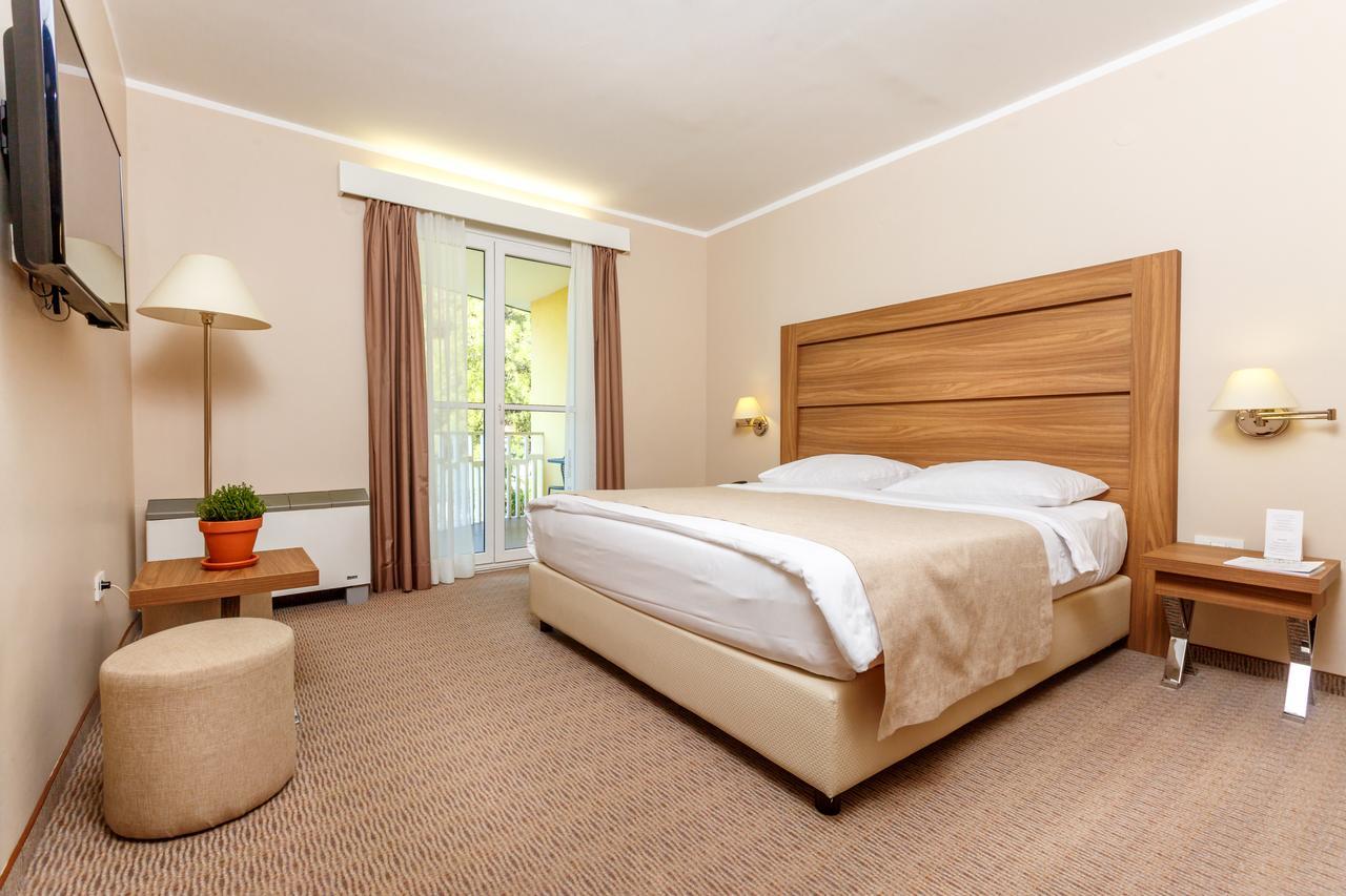 Wellness Hotel Apollo - Terme & Wellness Lifeclass Portorož Dış mekan fotoğraf
